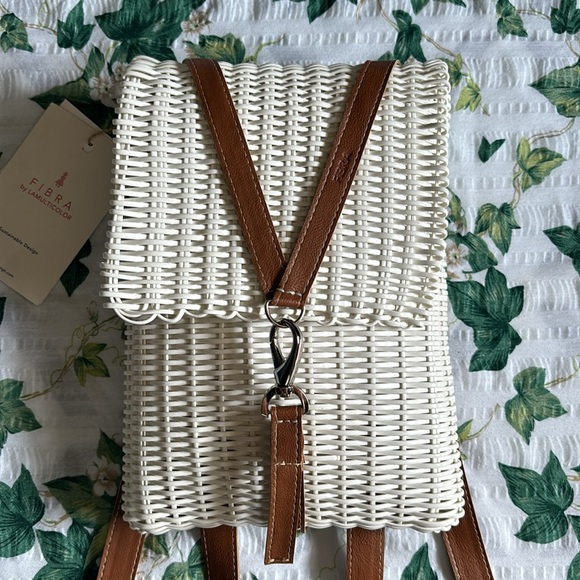 {NWT} FIBRA White Woven “Mini V Backpack” - Picture 3 of 11